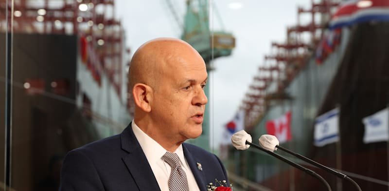 ZIM board “reviewing alternatives” including sale