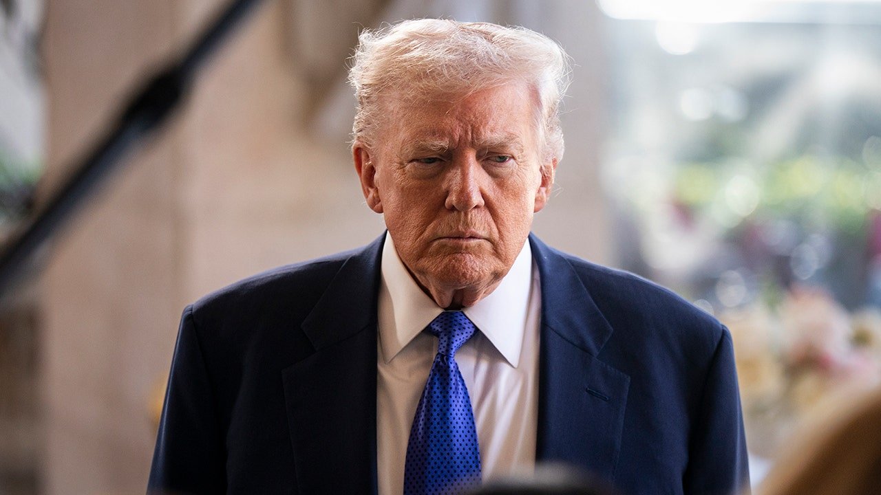 Ross Douthat says Donald Trump has lost America after year in office