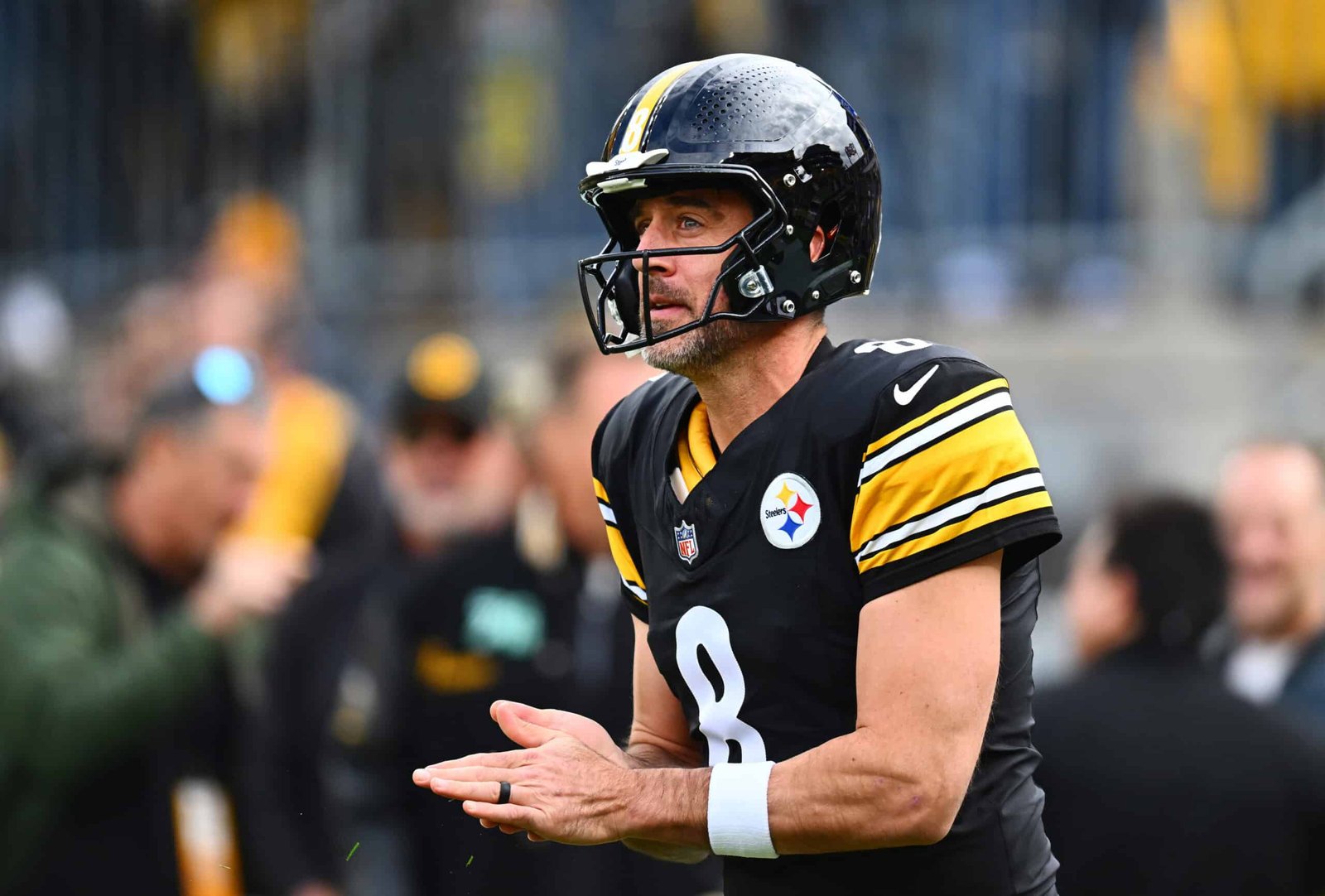 Aaron Rodgers Reportedly Dealing With Injury In Sunday’s Start